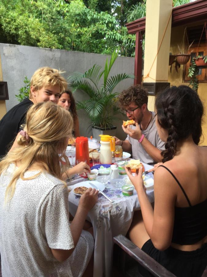 Vero Homestay Galle- Your Home Away From Home! מראה חיצוני תמונה